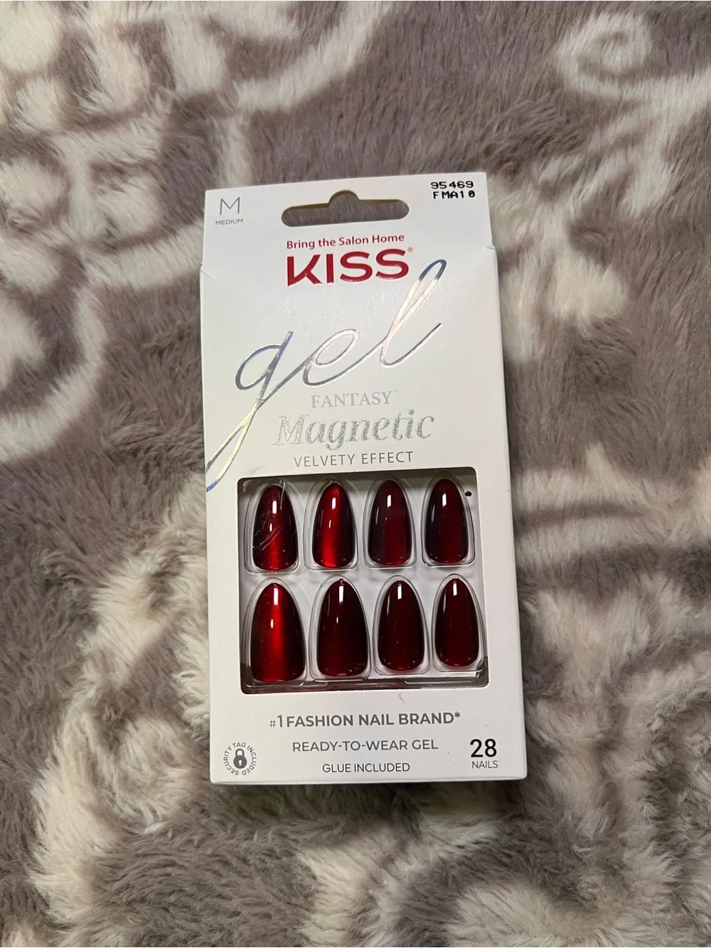 KISS Gel Fantasy Magnetic Cat Eye Press-On Nails – Deep Red | Medium
